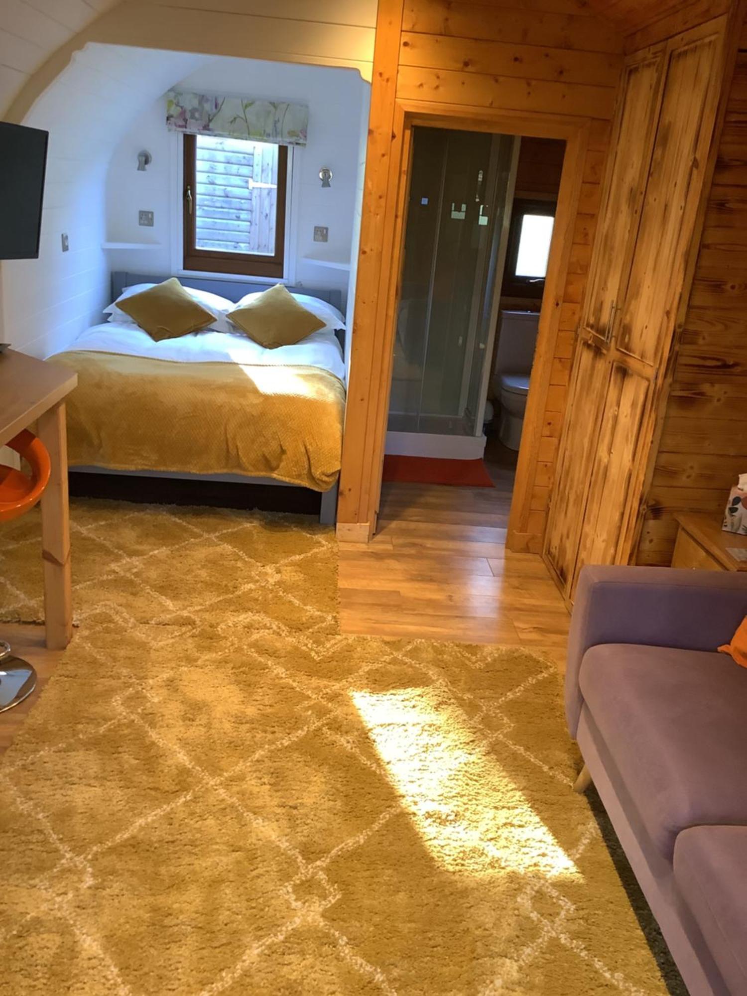 Hotel Little London Bed&Breakfast&Glamping pod Abercraf Exterior foto
