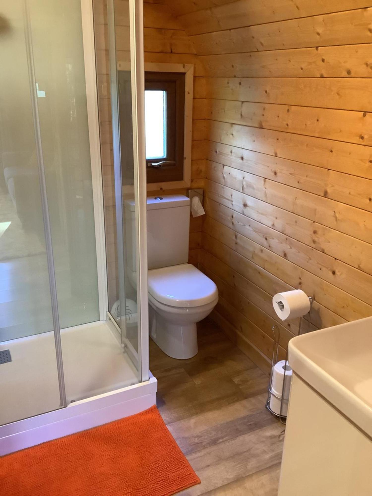 Hotel Little London Bed&Breakfast&Glamping pod Abercraf Exterior foto